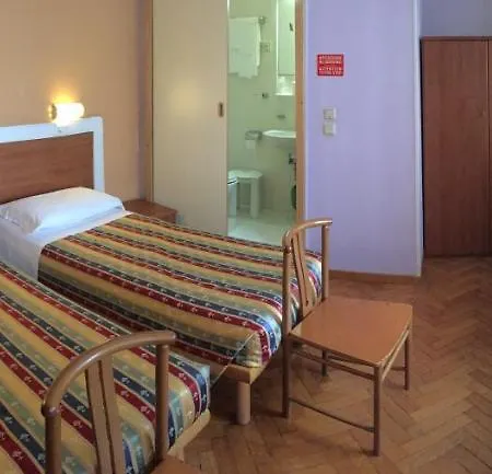 Eden Hotel *
